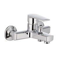 Смеситель для ванны Plamix Oscar-009 (без шланга и лейки) (PM0026) Смеситель для ванны Plamix Oscar-009 (без шланга и лейки) (PM0026)