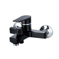 Смеситель для ванны Plamix Oscar-009 Euro Black (без шланга и лейки) (PM0642) Смеситель для ванны Plamix Oscar-009 Euro Black (без шланга и лейки) (PM0642)