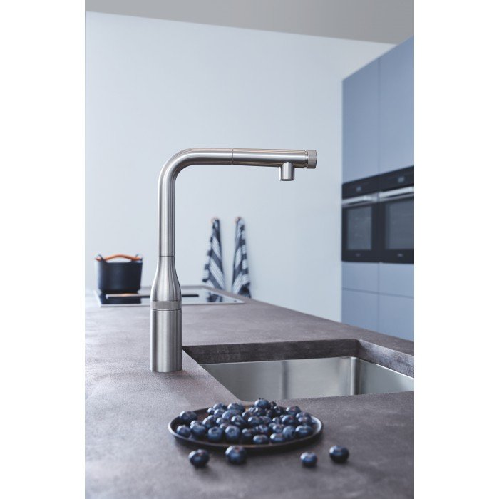 Змішувач для кухні з висувним виливом Grohe Essence SmartControl (31615DC0)