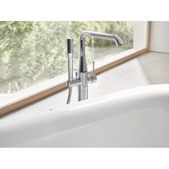 Напольный смеситель для ванны Grohe Essence New (23491001) Напольный смеситель для ванны Grohe Essence New (23491001)