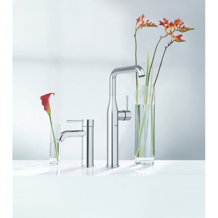 Смеситель для раковины S-размера Grohe Essence New (23589001)