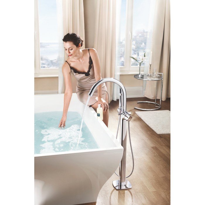 Напольный смеситель для ванны Grohe Grandera (23318000) Напольный смеситель для ванны Grohe Grandera (23318000)
