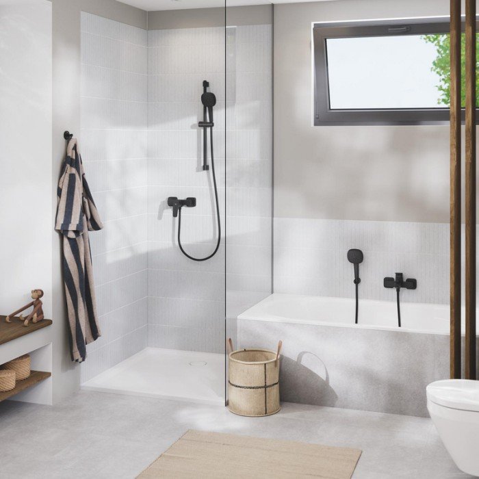 Одноважільний змішувач для ванни Grohe Cubeo (1018142430) Одноважільний змішувач для ванни Grohe Cubeo (1018142430)
