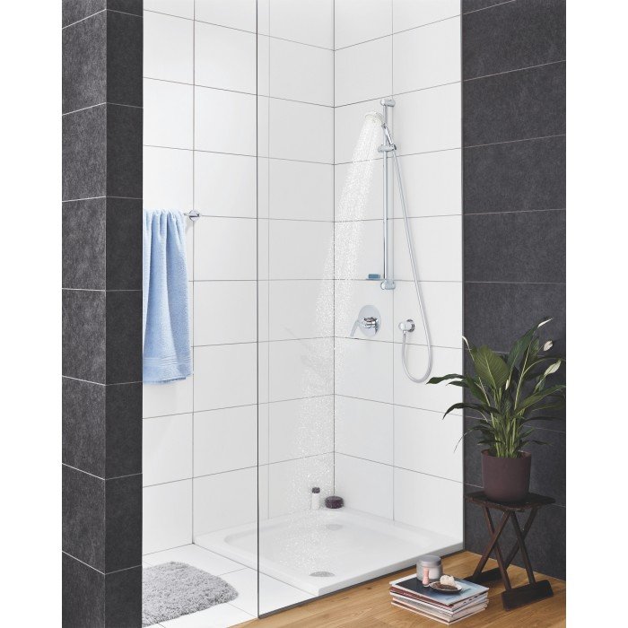 Душовий гарнітур зі штангою, 1 режим струменю Grohe New Tempesta Classic (27924001) Душовий гарнітур зі штангою, 1 режим струменю Grohe New Tempesta Classic (27924001)