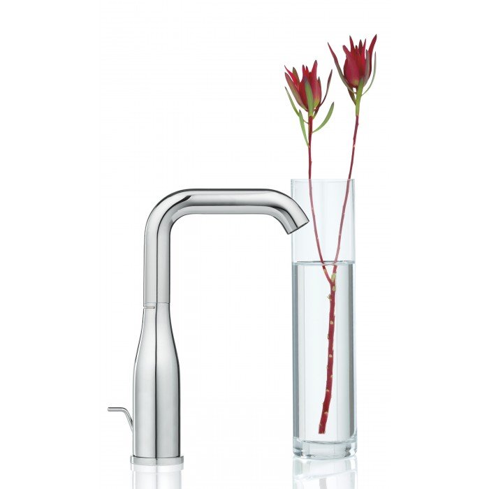 Смеситель для раковины L-размера Grohe Essence New (32628001) Смеситель для раковины L-размера Grohe Essence New (32628001)