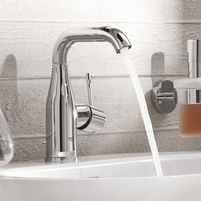 Смеситель для раковины M-размера Grohe Essence New (23462001) Смеситель для раковины M-размера Grohe Essence New (23462001)