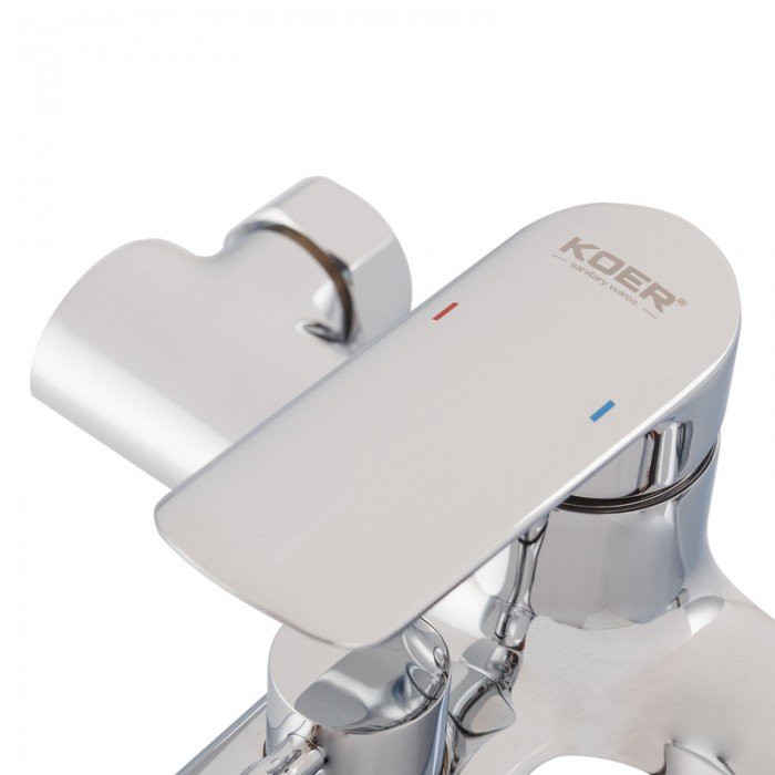 Смеситель для ванны с коротким изливом Koer KB-40028-01 (KR5305) Смеситель для ванны с коротким изливом Koer KB-40028-01 (KR5305)