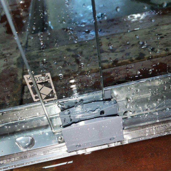 Дверь в нишу Koer SR SD03-140x200-TR-01 прозрачное стекло Easy Clean 8мм, хром (KR5385)