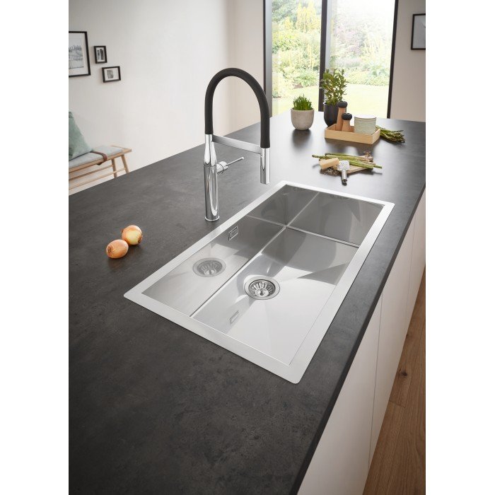 Смеситель для кухни с гибким изливом Grohe Essence New (30294000) Смеситель для кухни с гибким изливом Grohe Essence New (30294000)